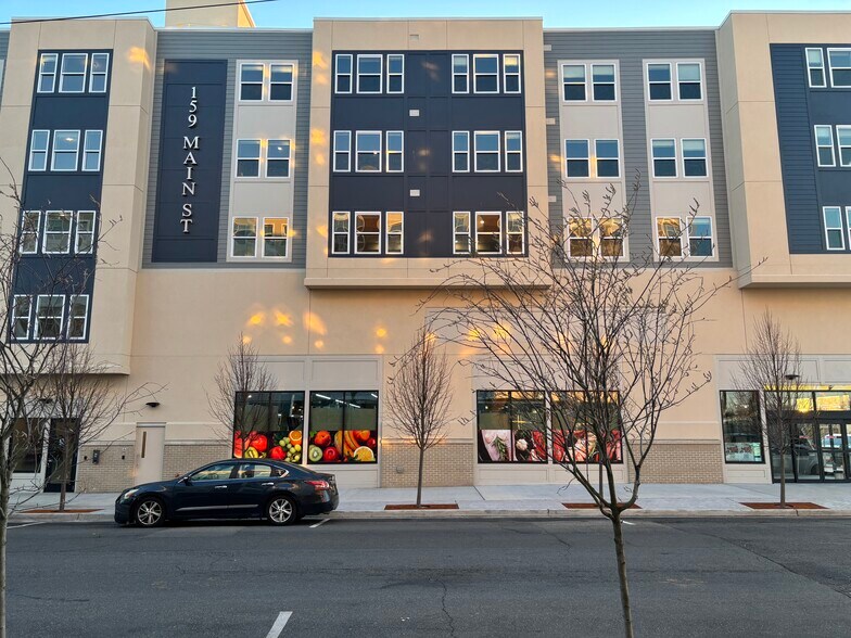 159 Main St, Hempstead, NY à louer - Photo du bâtiment - Image 2 de 17