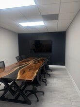 9720-9756 Park Dr, Omaha, NE for lease Interior Photo- Image 2 of 3