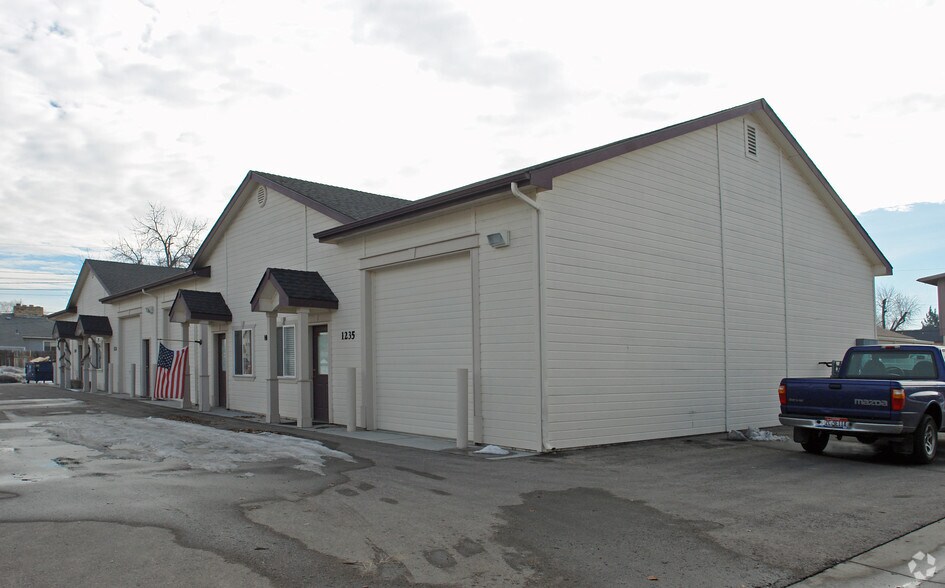 1229-1235 N Midland Blvd, Nampa, ID à vendre - Photo du bâtiment - Image 2 de 3