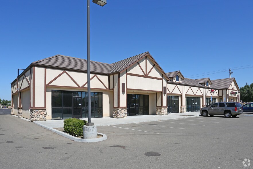 380-396 Sierra St, Kingsburg, CA à louer - Photo du bâtiment - Image 3 de 12