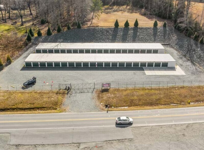 3165 NC 65 Hwy W, Germanton, NC à vendre - Photo principale - Image 1 de 1