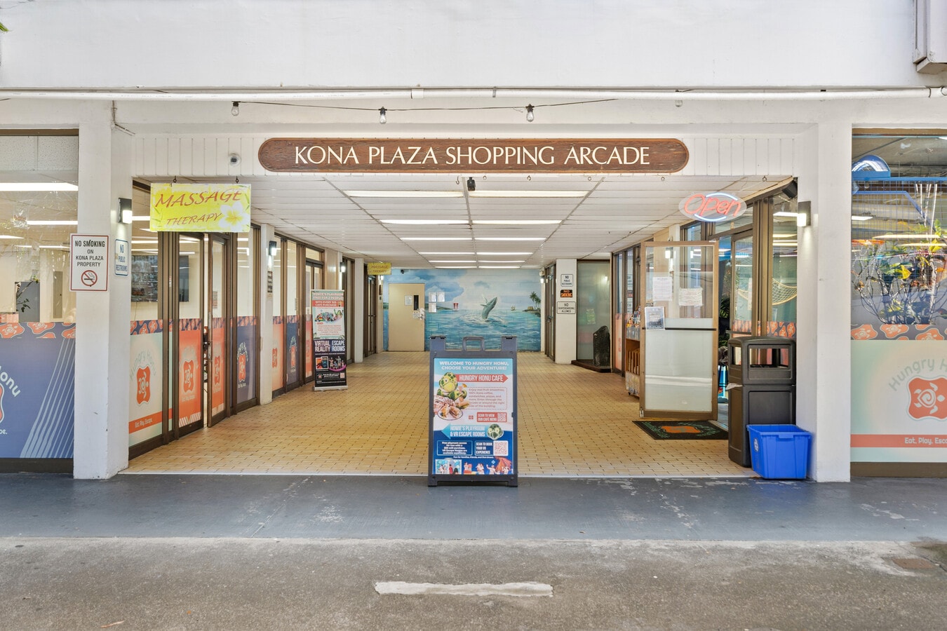 75-5719 Alii Dr, Kailua Kona, HI 96740 - Unité 1 -  - Photo intérieure - Image 1 of 5