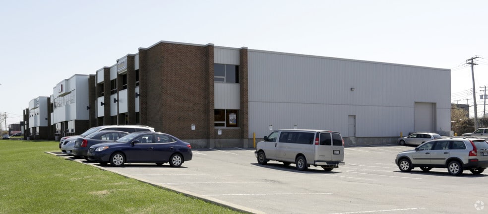 7700-7810 Rte Transcanadienne, Montréal, QC for lease - Building Photo - Image 2 of 4