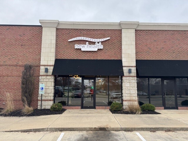 401 N Keller Dr, Effingham, IL à louer - Photo du bâtiment - Image 2 de 7