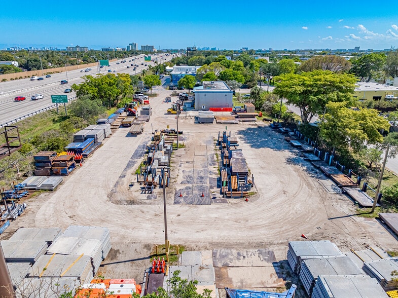 808 NW 12th Ave, Pompano Beach, FL for lease - Building Photo - Image 3 of 11