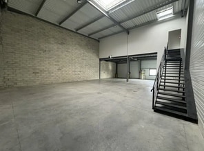 Flex in Aulnay-sous-Bois for lease Interior Photo- Image 1 of 8