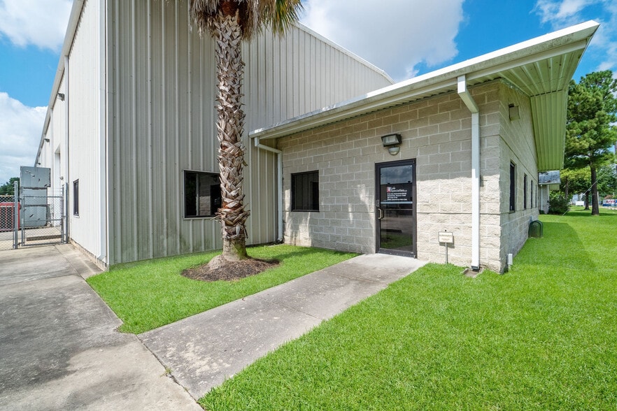 5119 Hiltonview Rd, Houston, TX for lease - Building Photo - Image 2 of 47