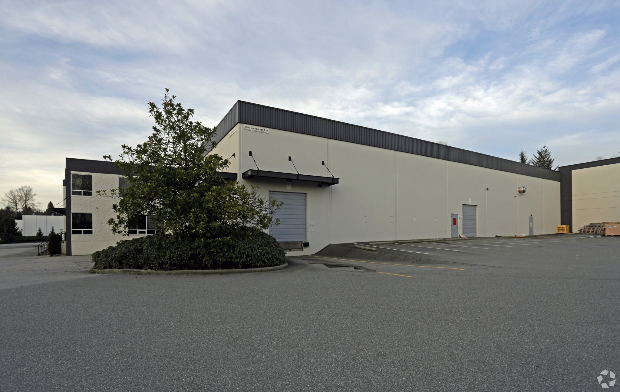 3690 Bainbridge Ave, Burnaby, BC for sale Primary Photo- Image 1 of 1