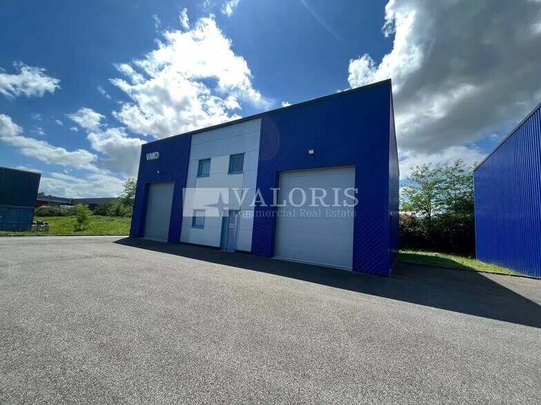 Local d'activités dans Blyes à vendre - Photo du bâtiment - Image 2 de 9