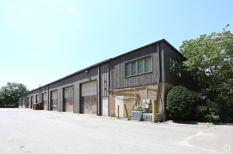 136 Bradley Rd, Woodbridge, CT for lease - Building Photo - Image 2 of 3