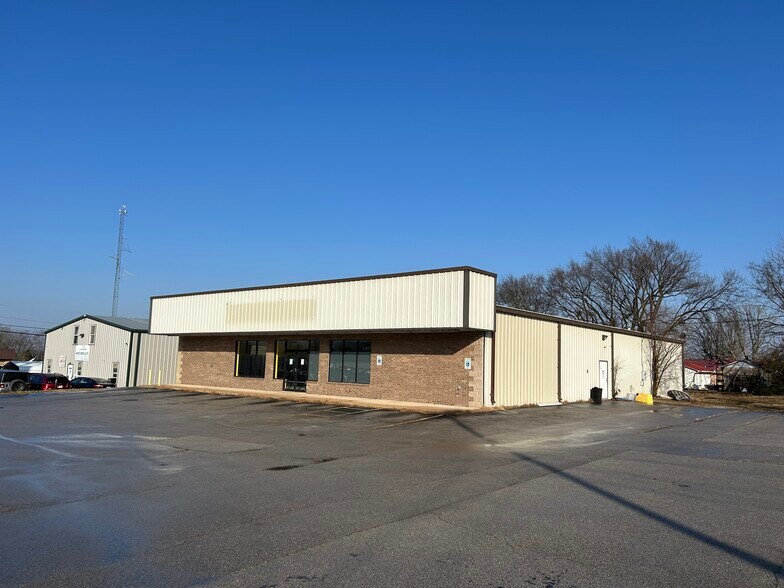106 E Main St, Gassville, AR à vendre - Photo du bâtiment - Image 3 de 23