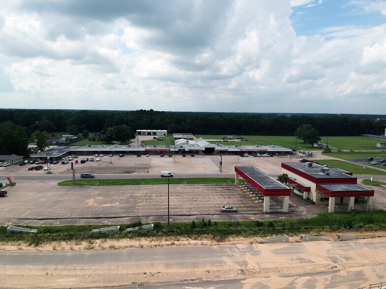 22480-22606 Community Dr, New Caney, TX à louer - Photo du bâtiment - Image 2 de 8