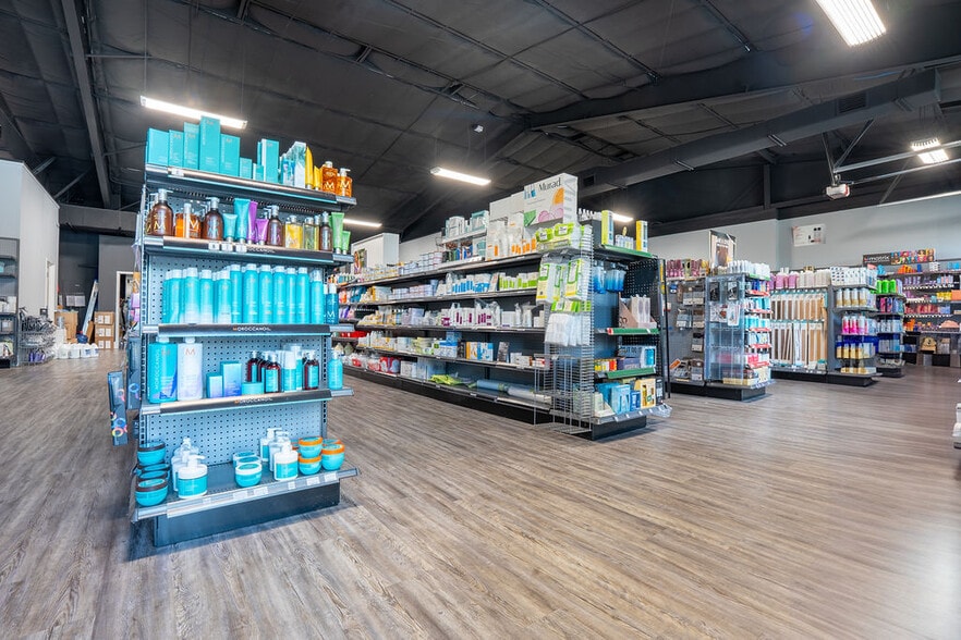 21 Hollywood Blvd SW, Fort Walton Beach, FL for sale - Interior Photo - Image 3 of 22