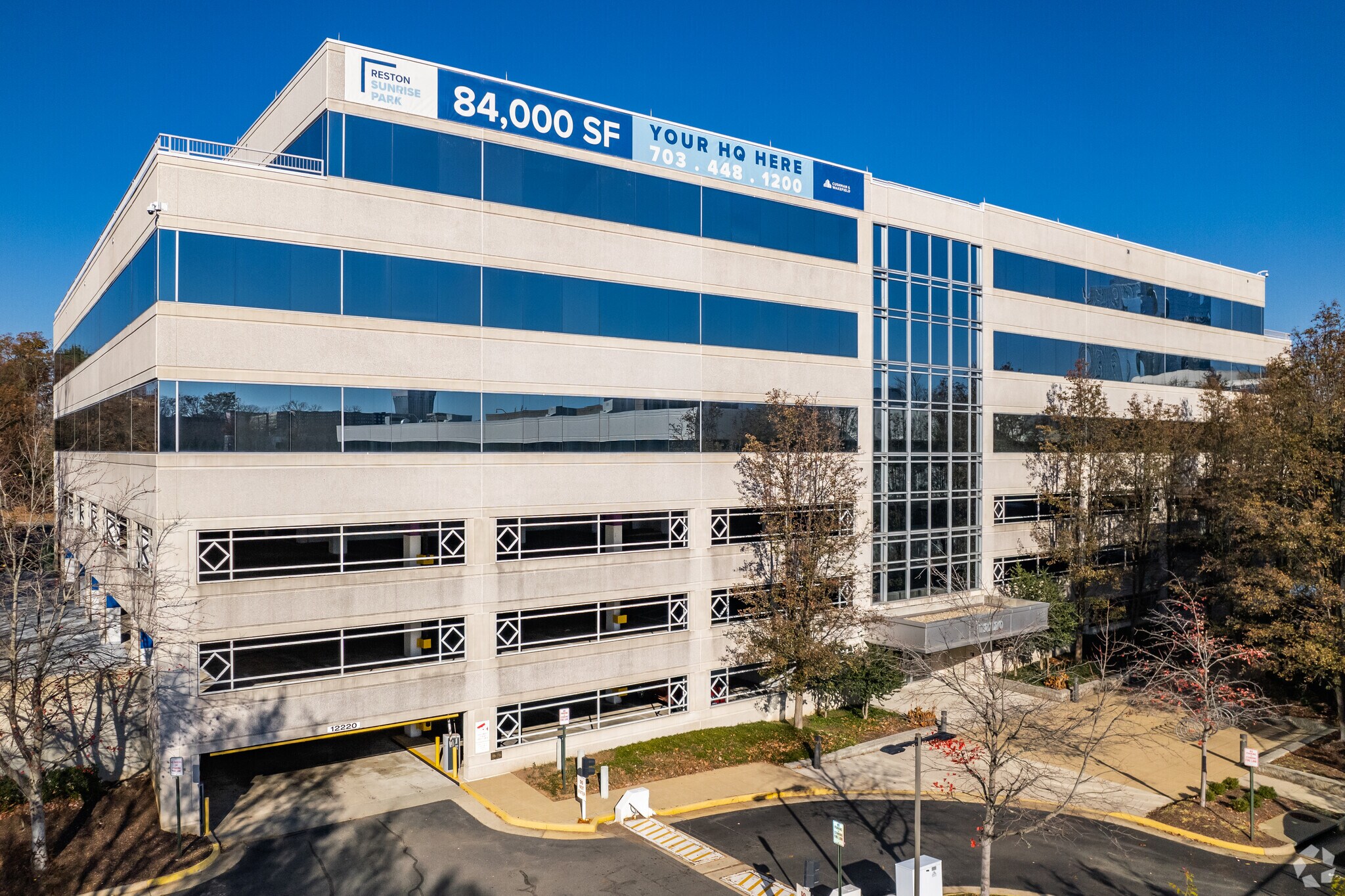 12220 Sunrise Valley Dr, Reston, VA à louer Photo du bâtiment- Image 1 de 6