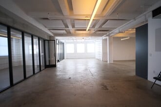 806 E 3rd St, Los Angeles, CA for lease Interior Photo- Image 1 of 6