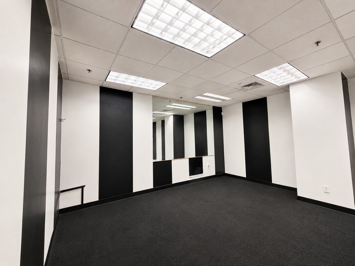 1 E Chase St, Baltimore, MD 21202 - Unit R3H - - Interior Photo - Image 2 of 13