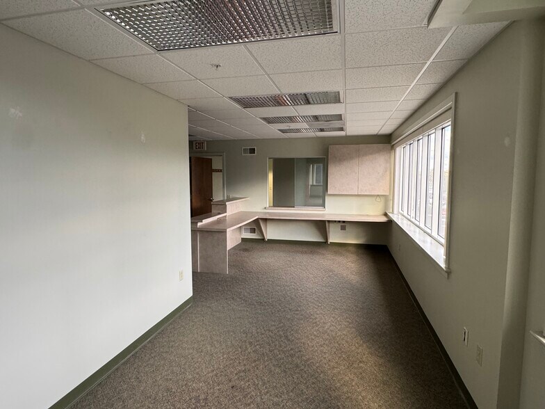 90 Good Dr, Lancaster, PA à louer - Photo du bâtiment - Image 3 de 14