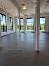 426 Metacom Ave, Warren, RI for lease Interior Photo- Image 2 of 6