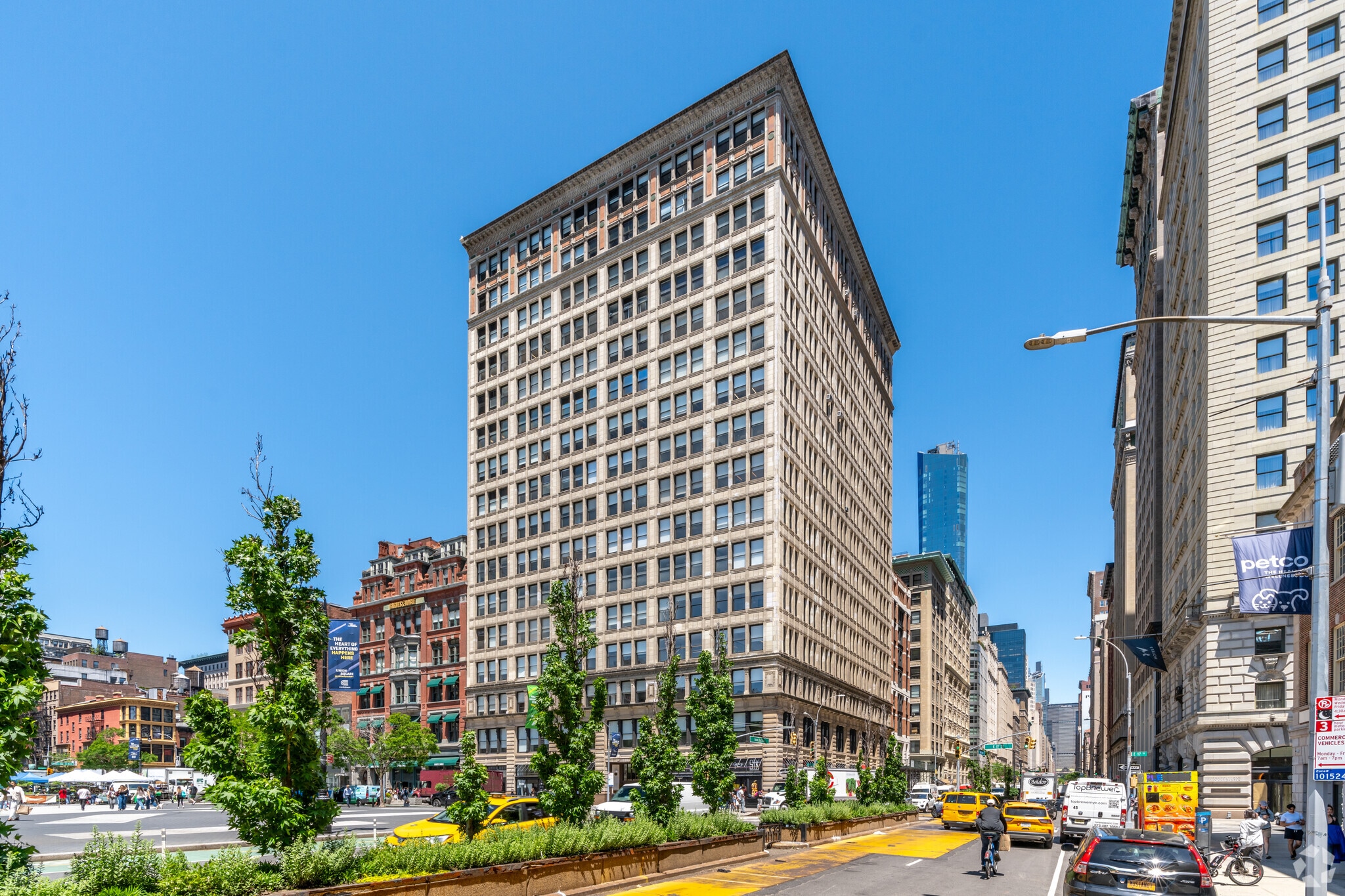 200 Park Ave S, New York, NY for lease Primary Photo- Image 1 of 19