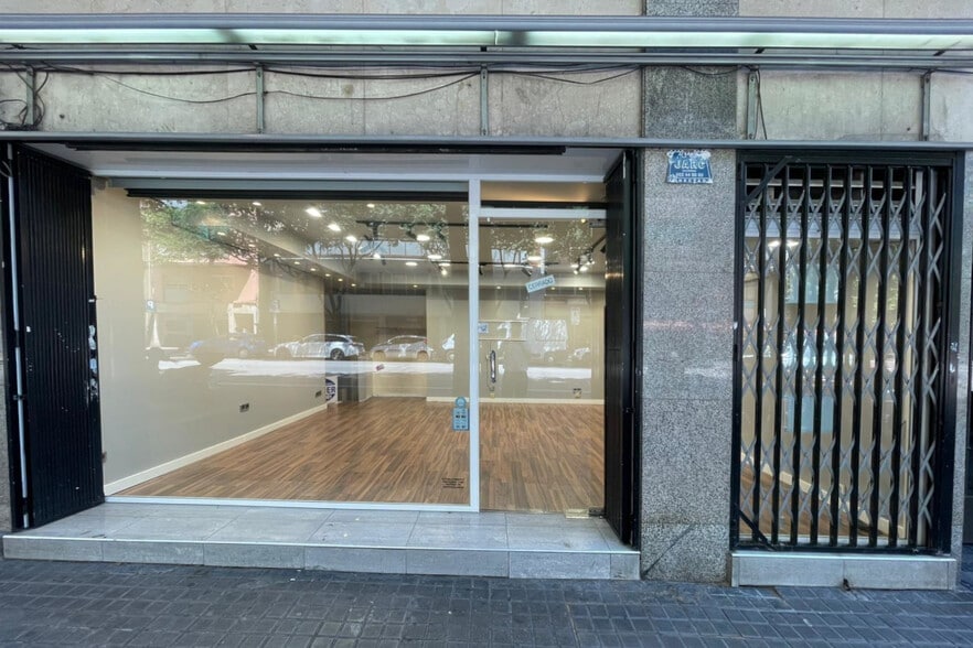 Retail in Barcelona, Barcelona for lease - Interior Photo - Image 1 of 1