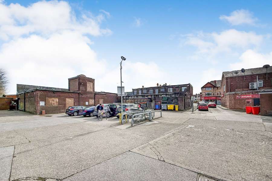 320 Woodchurch Rd, Birkenhead for sale Building Photo- Image 1 of 4