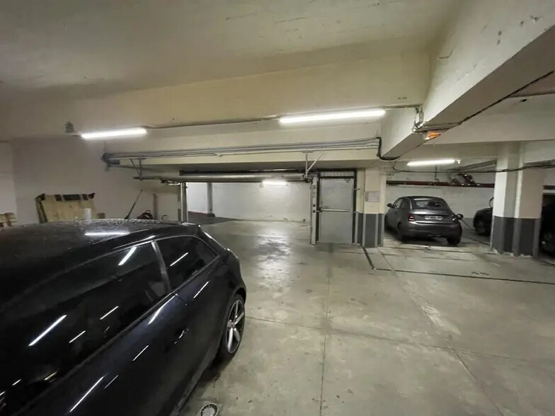 Office in Paris for lease - Building Photo - Image 3 of 10