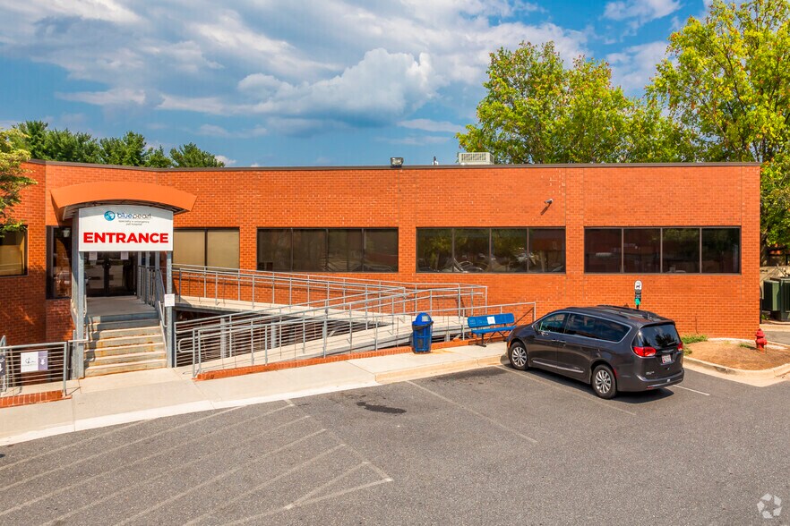 1 Taft Ct, Rockville, MD à louer - Photo du bâtiment - Image 2 de 7