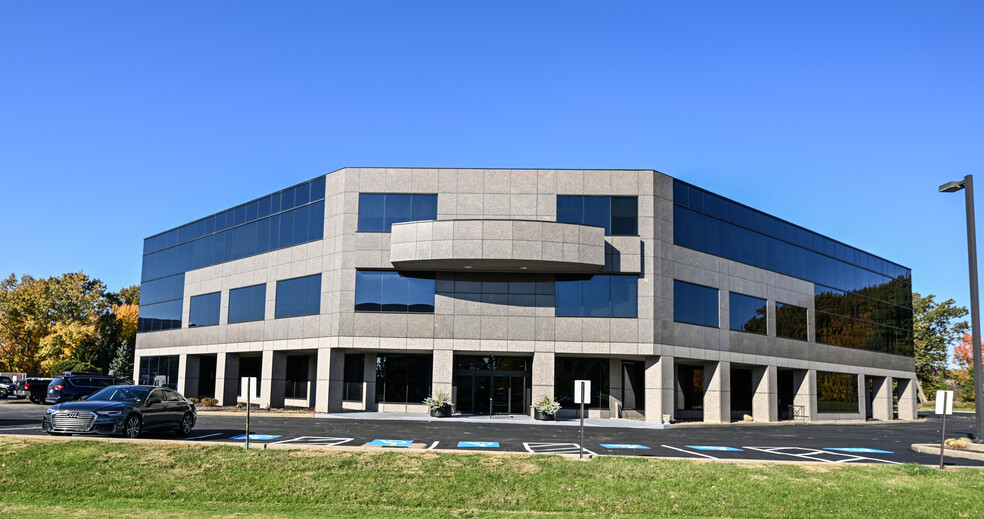 6120 Parkland Blvd, Mayfield Heights, OH for lease - Building Photo - Image 1 of 20