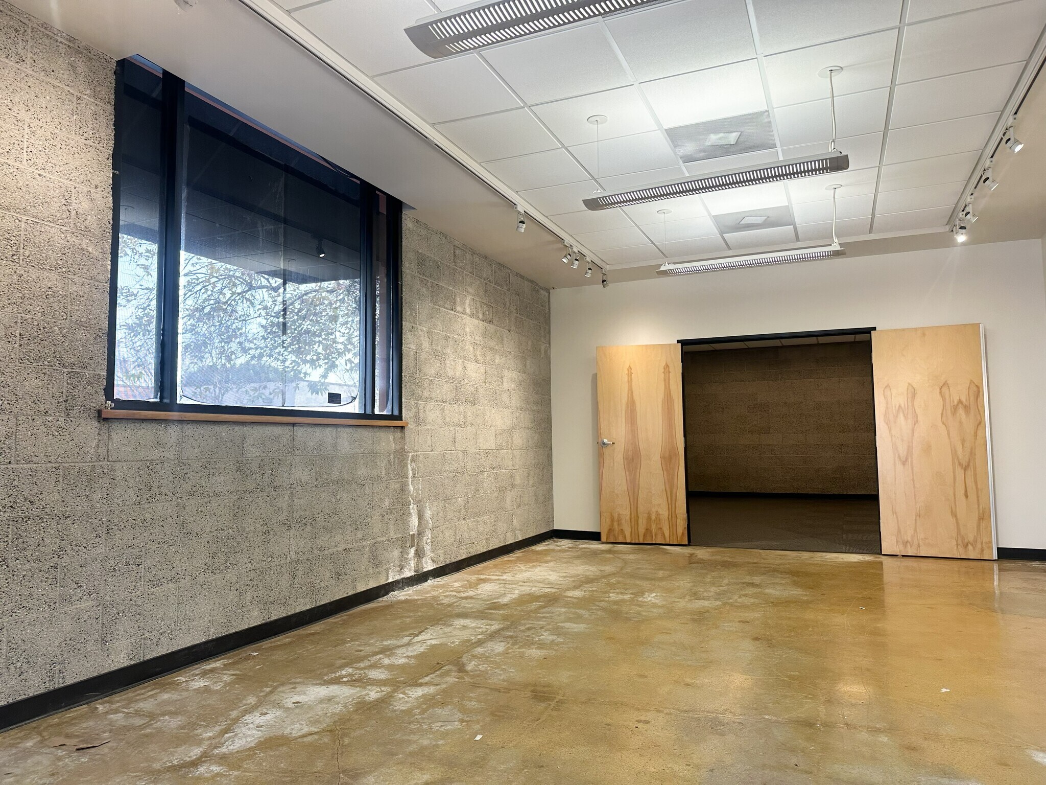 120 N Maclay Ave, San Fernando, CA à louer Photo principale- Image 1 de 7