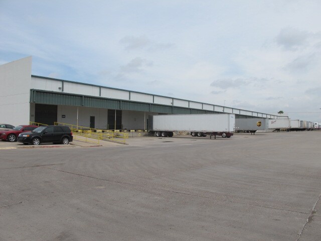 201 W Anaya Rd, Pharr, TX à louer - Photo du bâtiment - Image 3 de 13