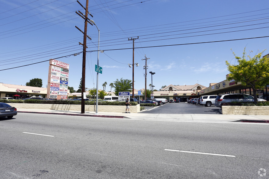 9800-9820 Topanga Canyon Blvd, Chatsworth, CA à vendre - Photo principale - Image 1 de 1