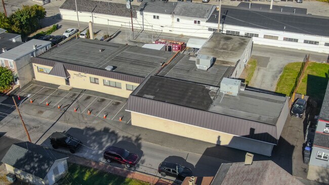 Plus de détails pour 323 S Matlack St, West Chester, PA - Industriel à vendre