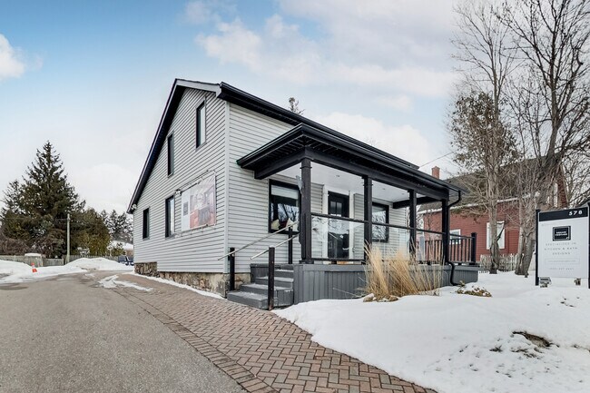 Plus de détails pour 578 Kingston Rd W, Ajax, ON - Bureau à vendre