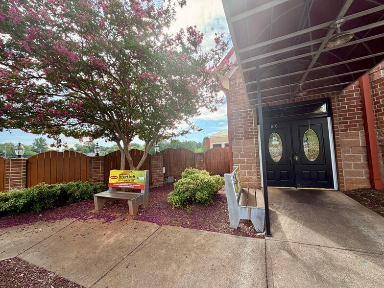 200-208 W Fleming Dr, Morganton, NC for lease - Building Photo - Image 3 of 33