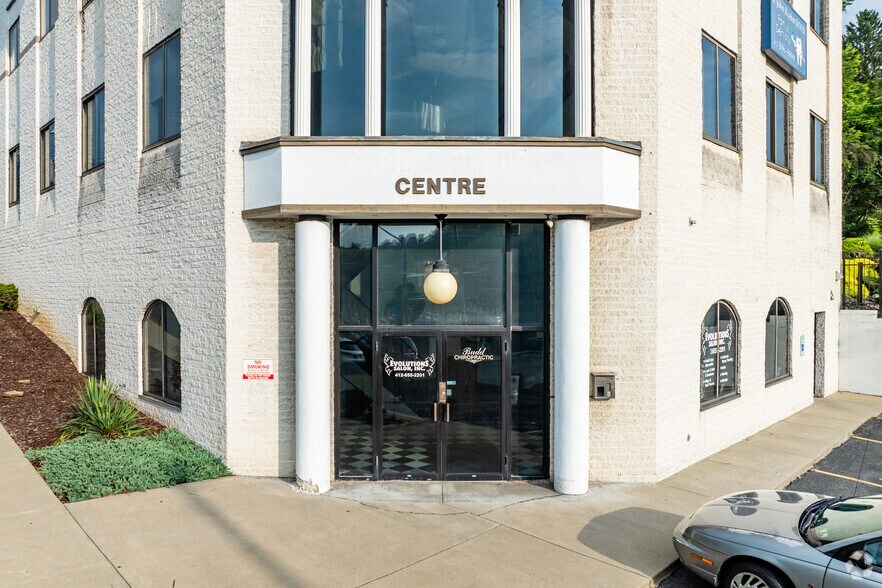 1201 Broughton Rd, Pittsburgh, PA à louer - Photo du bâtiment - Image 2 de 6