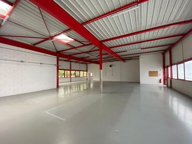 Industrial in Villebon-sur-Yvette for lease - Interior Photo - Image 2 of 16