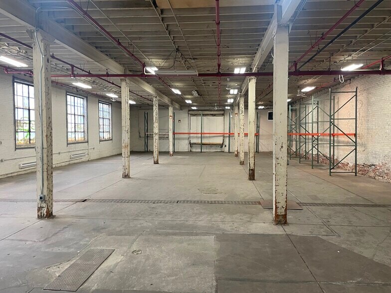 1622 W Carroll Ave, Chicago, IL à louer - Photo du bâtiment - Image 3 de 11
