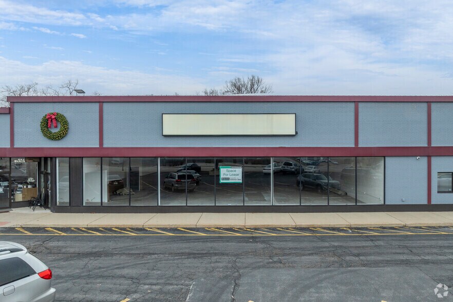 501-507 E Saint Charles Rd, Villa Park, IL à louer - Photo du bâtiment - Image 3 de 5