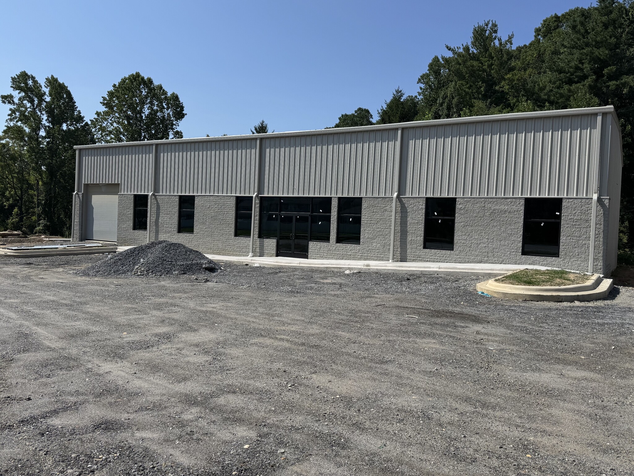 841 Charlotte Hwy, Fairview, NC for lease Interior Photo- Image 1 of 7