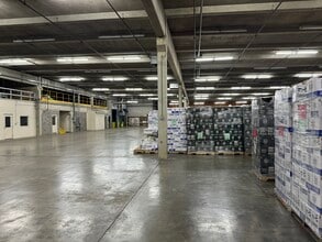 2800 Warehouse Rd, Owensboro, KY for lease Interior Photo- Image 2 of 5