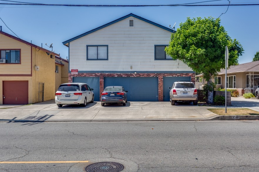 805 N Pasadena Ave, Azusa, CA for sale - Primary Photo - Image 1 of 14