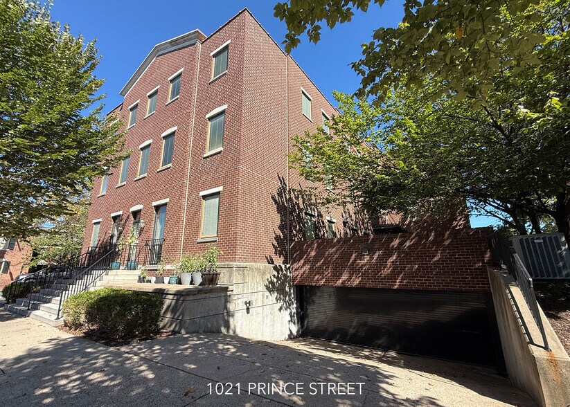1021 Prince St, Alexandria, VA à vendre - Photo du bâtiment - Image 2 de 8