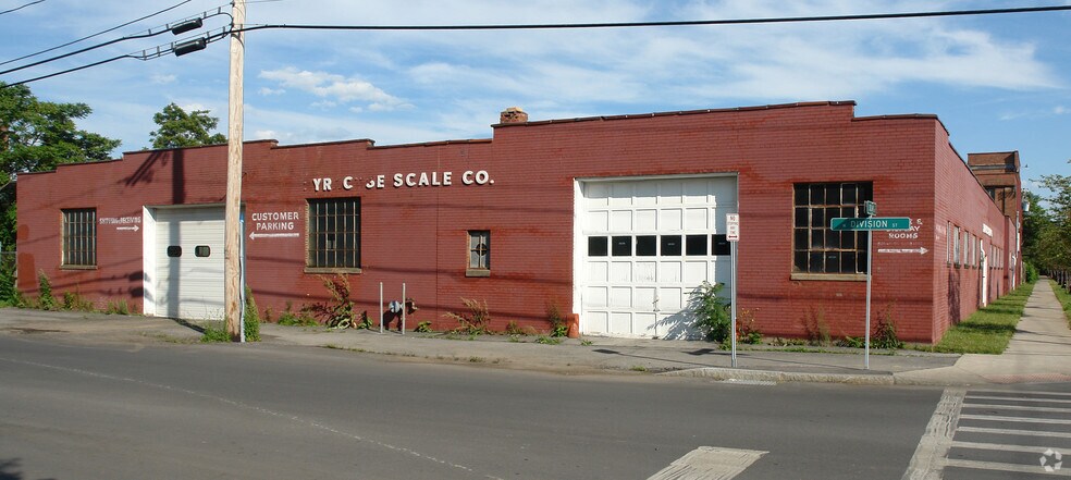 156 Solar St, Syracuse, NY à vendre - Photo du bâtiment - Image 2 de 5