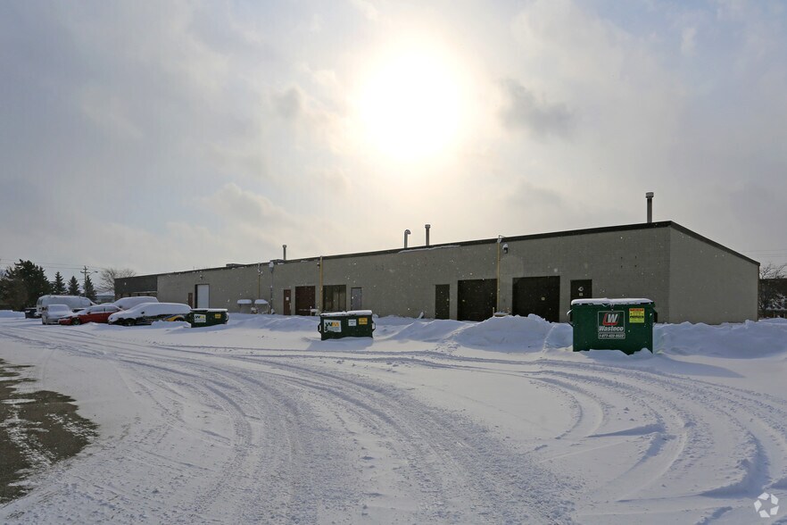 24 Mcintyre Pl, Kitchener, ON à louer - Photo du bâtiment - Image 2 de 3