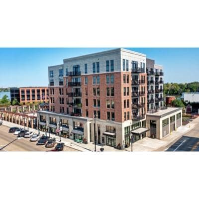 201 W Wisconsin Ave, Neenah, WI for lease Building Photo- Image 1 of 10