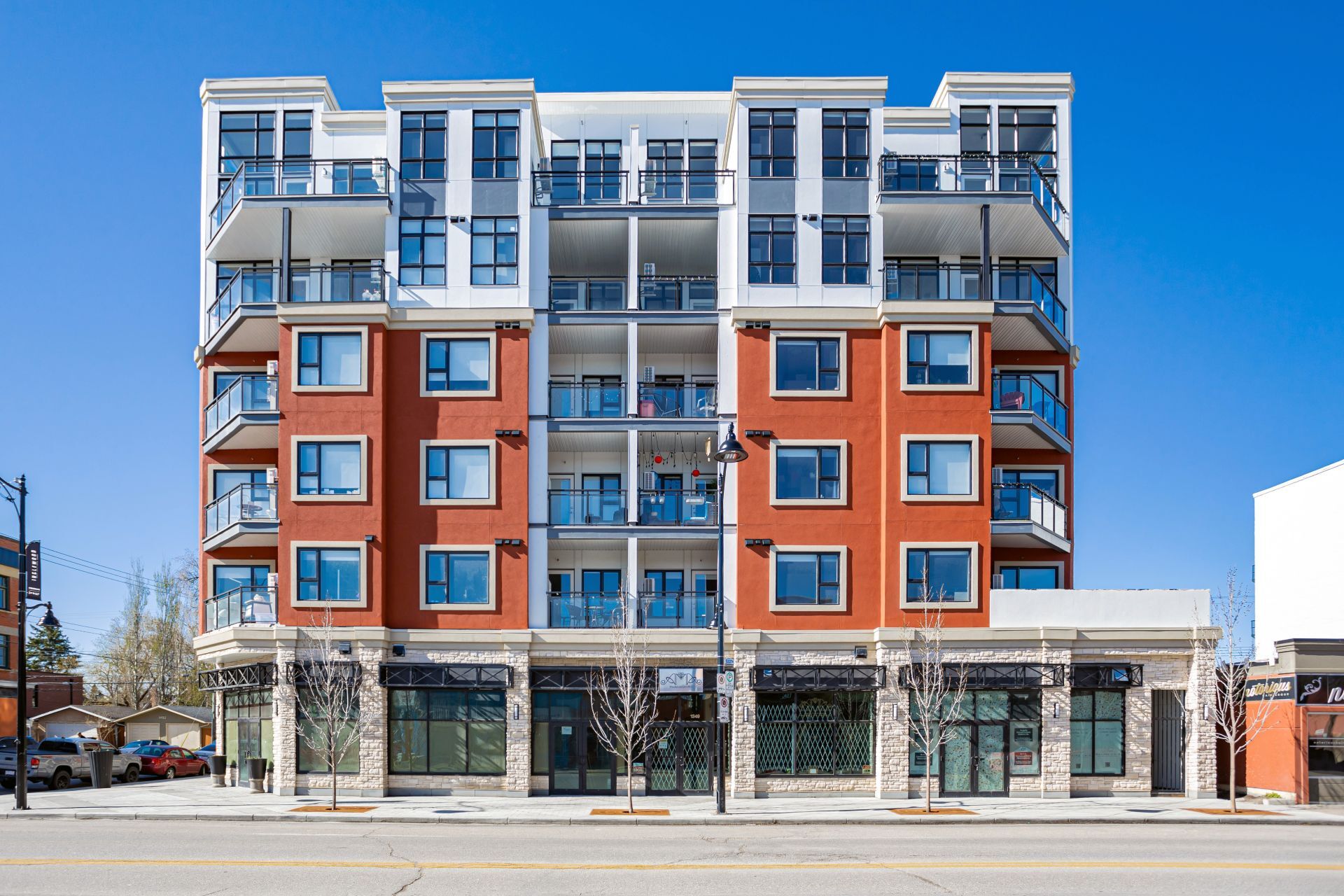 1345 9 Av SE, Calgary, AB for sale Primary Photo- Image 1 of 2