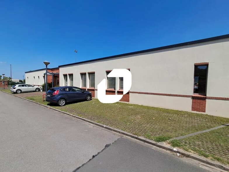 Office in Templemars for lease - Building Photo - Image 2 of 9