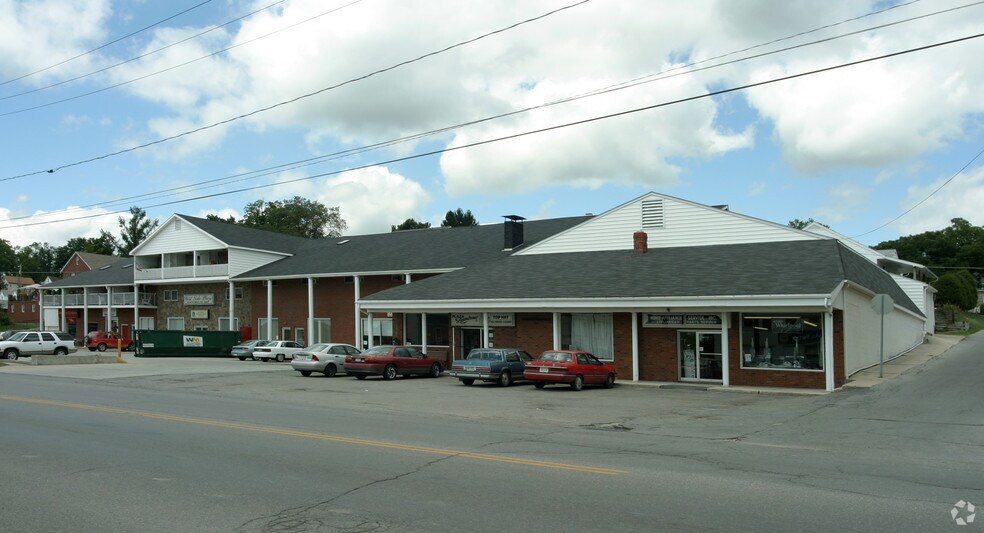 601-625 W High St, Ebensburg, PA à louer - Photo principale - Image 1 de 1