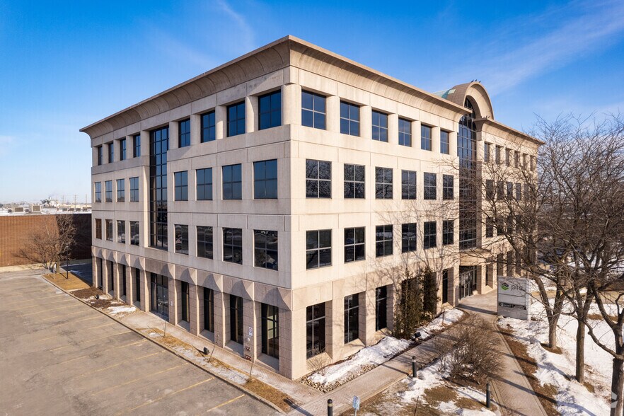 3773-3777 Boul De La Côte-Vertu, Montréal, QC à louer - Photo du bâtiment - Image 1 de 8