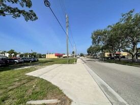 1112 63rd Ave W, Bradenton FL - Motel